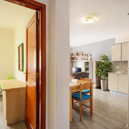 Apartment 2 Bedrooms At 500 M Away From The With Shared Pool Garden And Wifi *